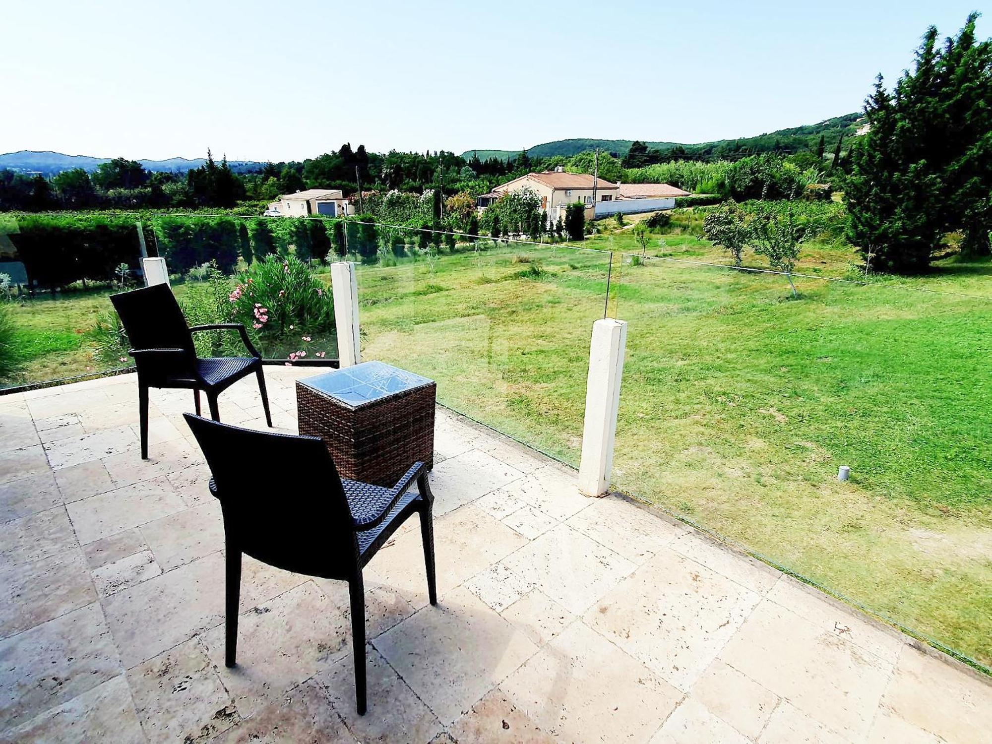 Chambre Cosy Avec Terrasse Sur La Colline Boisee, Parking Prive, Jardin, Calme, Climatisation, 10 Mn Pont Du Gard Num7 Rochefort du Gard Bagian luar foto